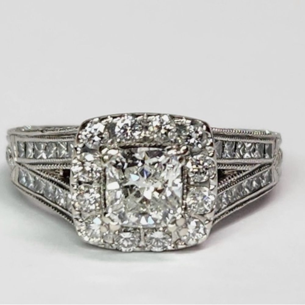 Neil Lane Elegant 14k  Halo Earrings Diamond Ring